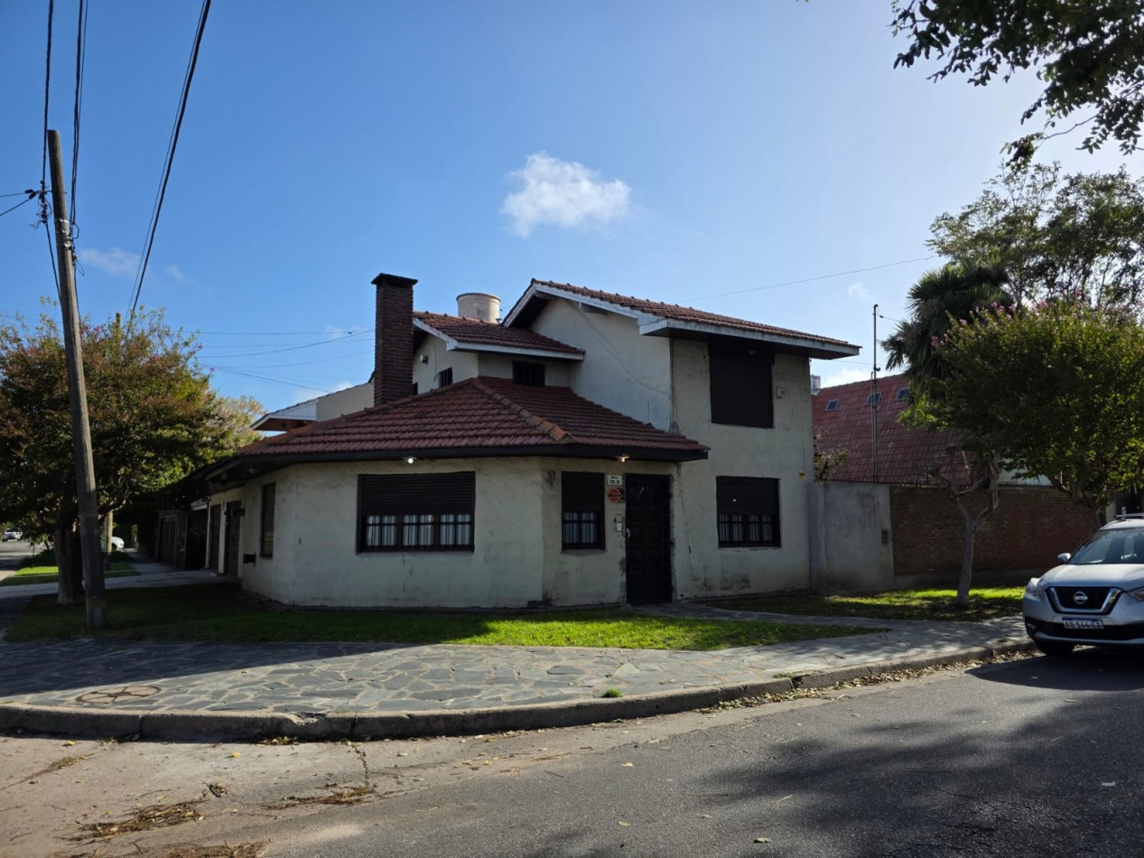 CHALET DESARROLLADO EN ESQUINA