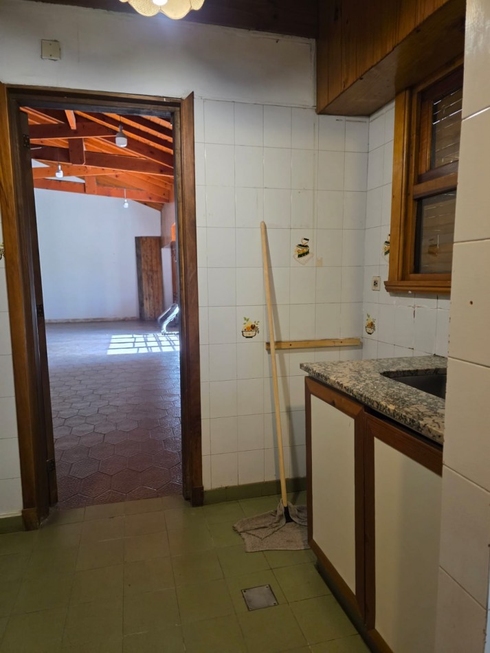 CHALET DESARROLLADO EN ESQUINA