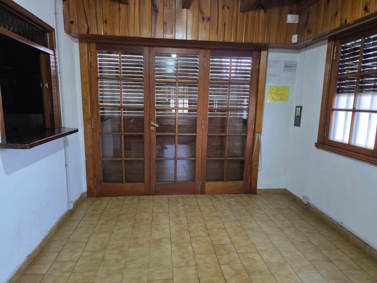 CHALET DESARROLLADO EN ESQUINA