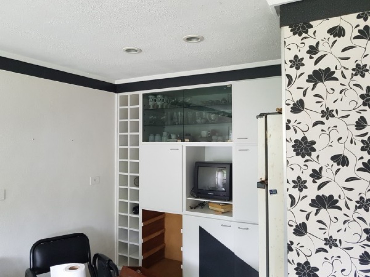Chalet de tres ambientes con dependencia de servicio