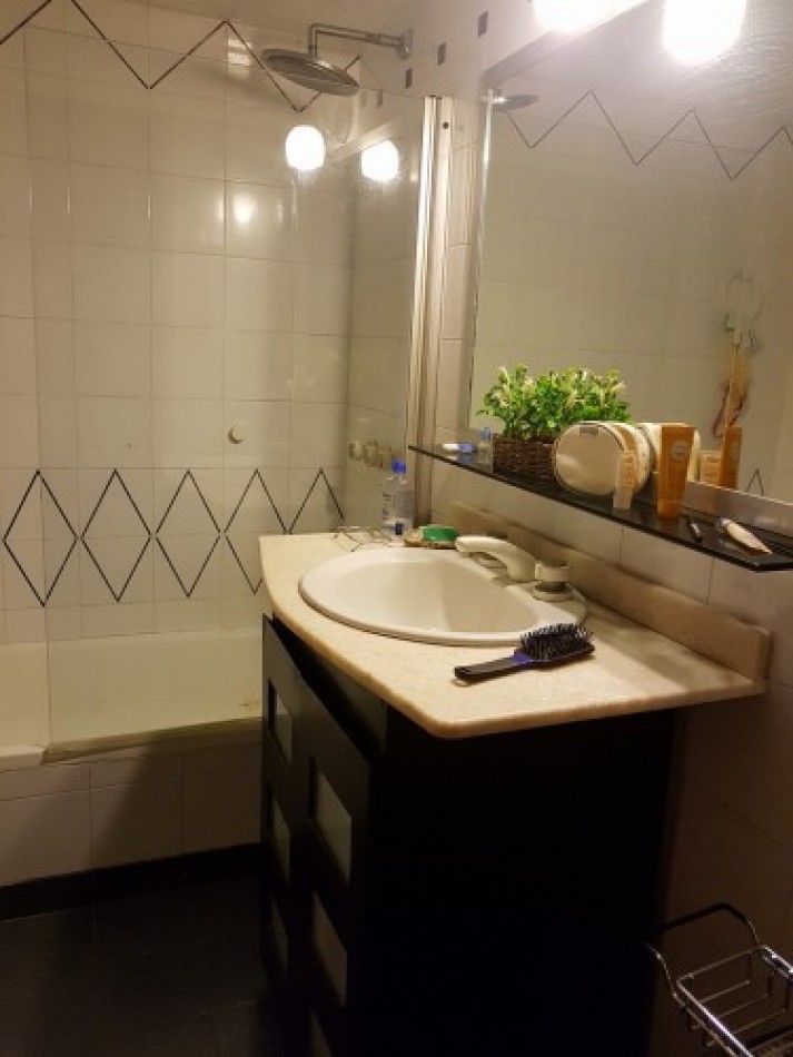 Chalet de tres ambientes con dependencia de servicio